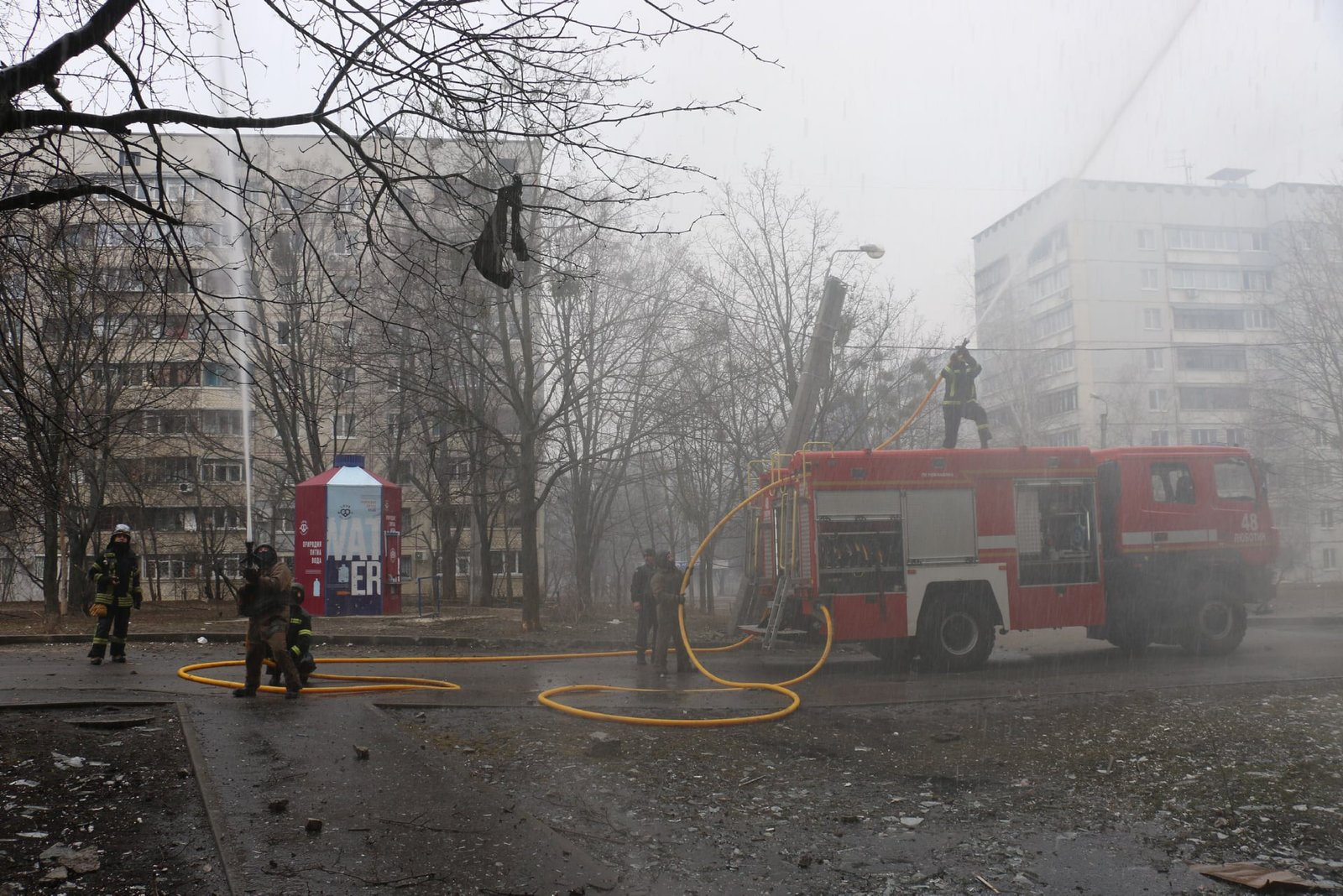 В Харькове из-за обстрелов загорелись около 10 квартир в пяти многоэтажках 4