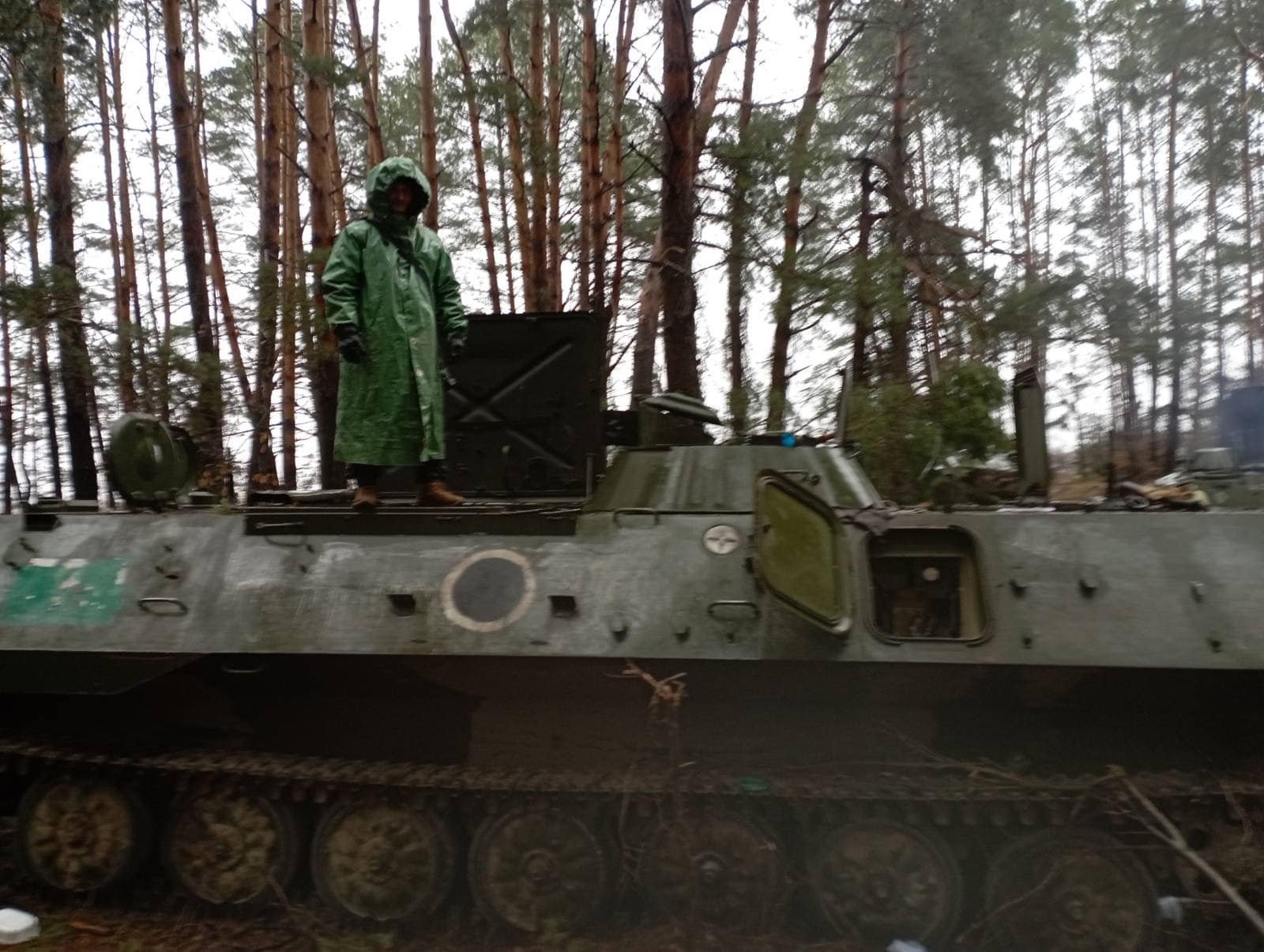 В Черниговской области ВСУ захватили «трофейную» бронетехнику рашистов 4