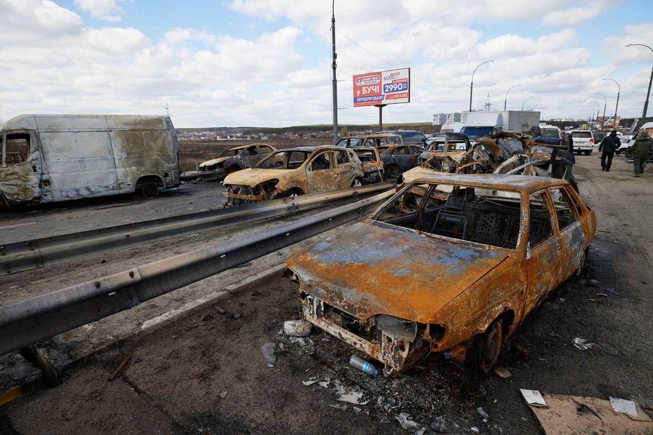 Зеленський відвідав Бучу та Ірпінь, де російські окупанти вбивали мирних жителів 3