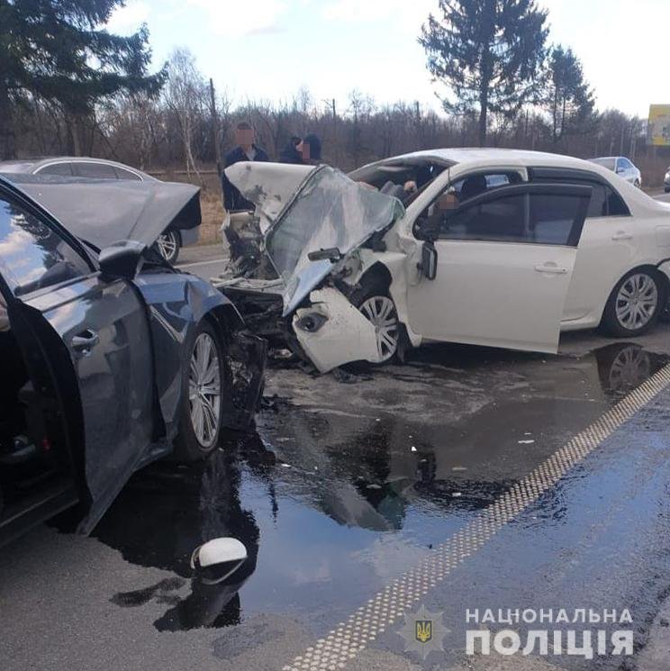На трассе во Львовской области столкнулись Toyota и Audi: погибла женщина и двое детей 1