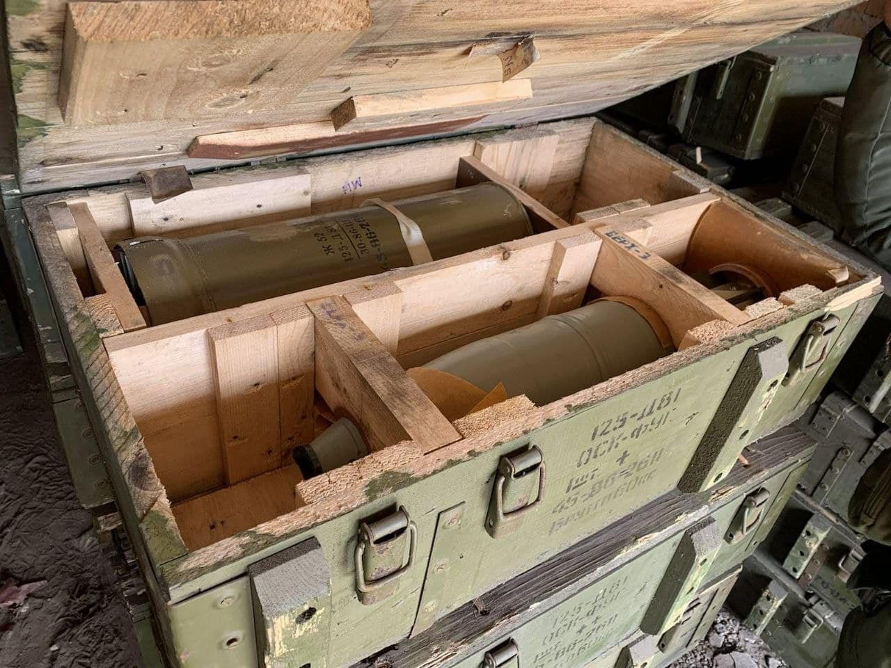 Под Киевом нашли склад с боеприпасами оккупантов 2