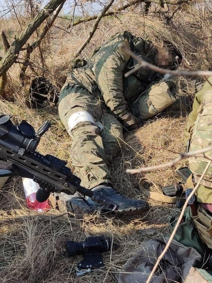 Украинские бойцы разбили наблюдательный пункт российских оккупантов 1