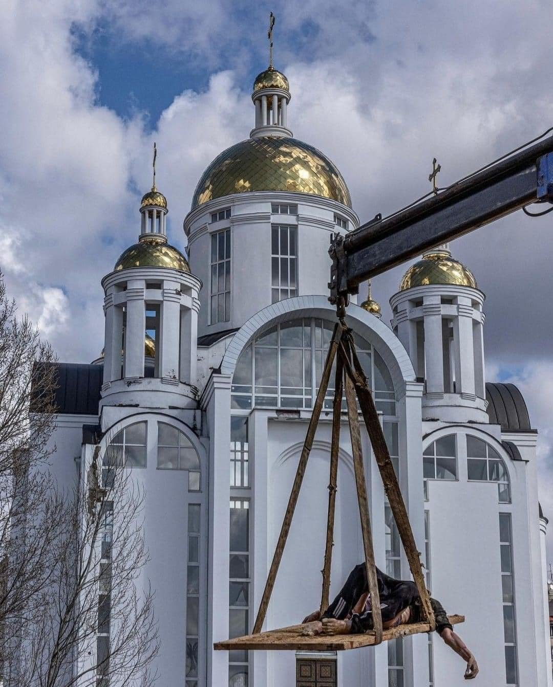 Сценарист «Карточного домика» снимет документальный фильм о зверствах российских боевиков в Буче 3