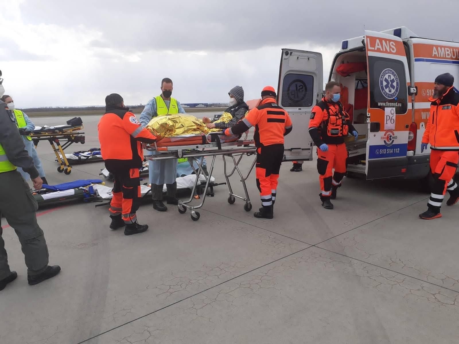 В Украине для эвакуации раненых используют «летучий госпиталь» 1