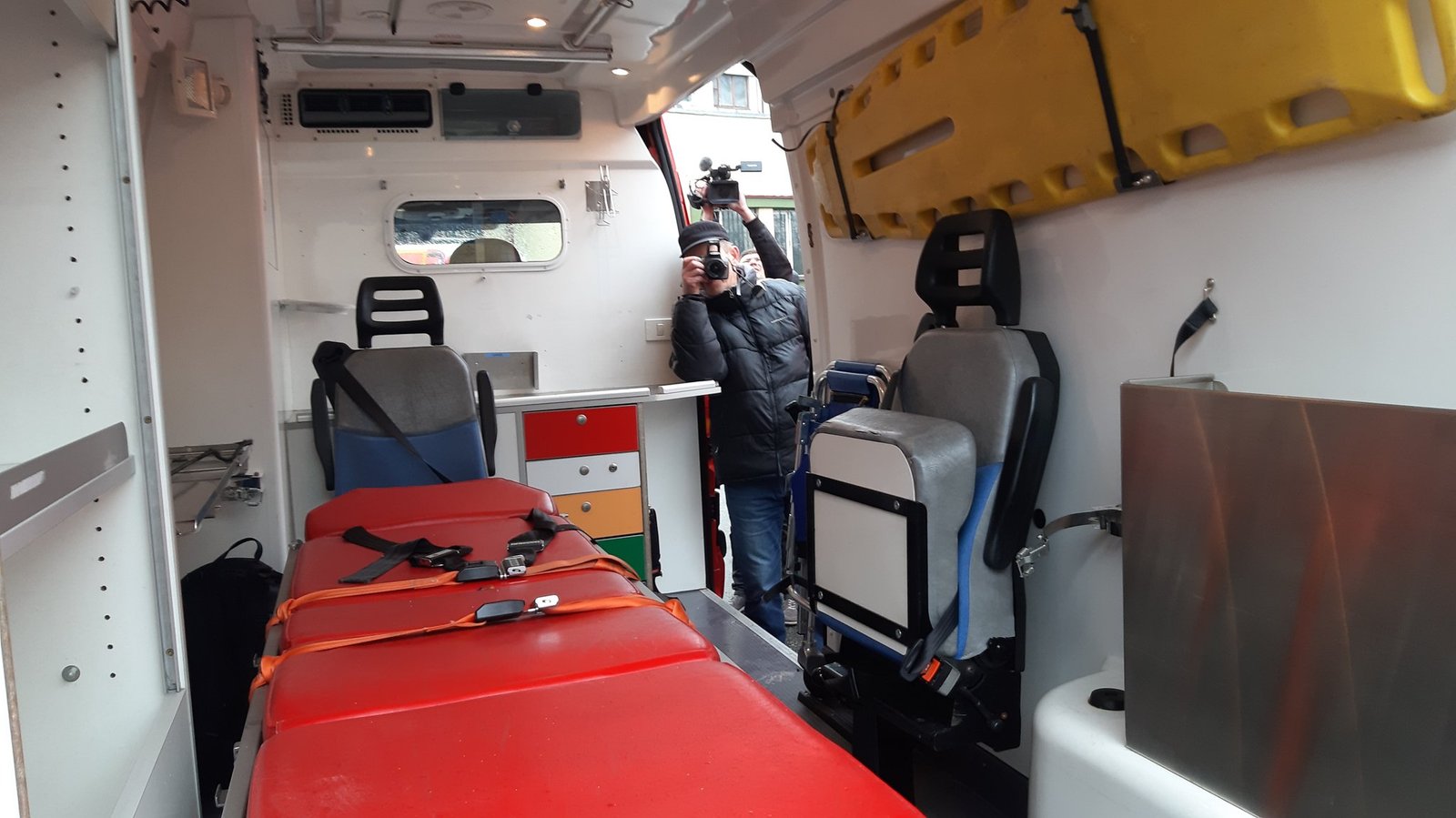 Франция передала Украине более 20 пожарных машин 2