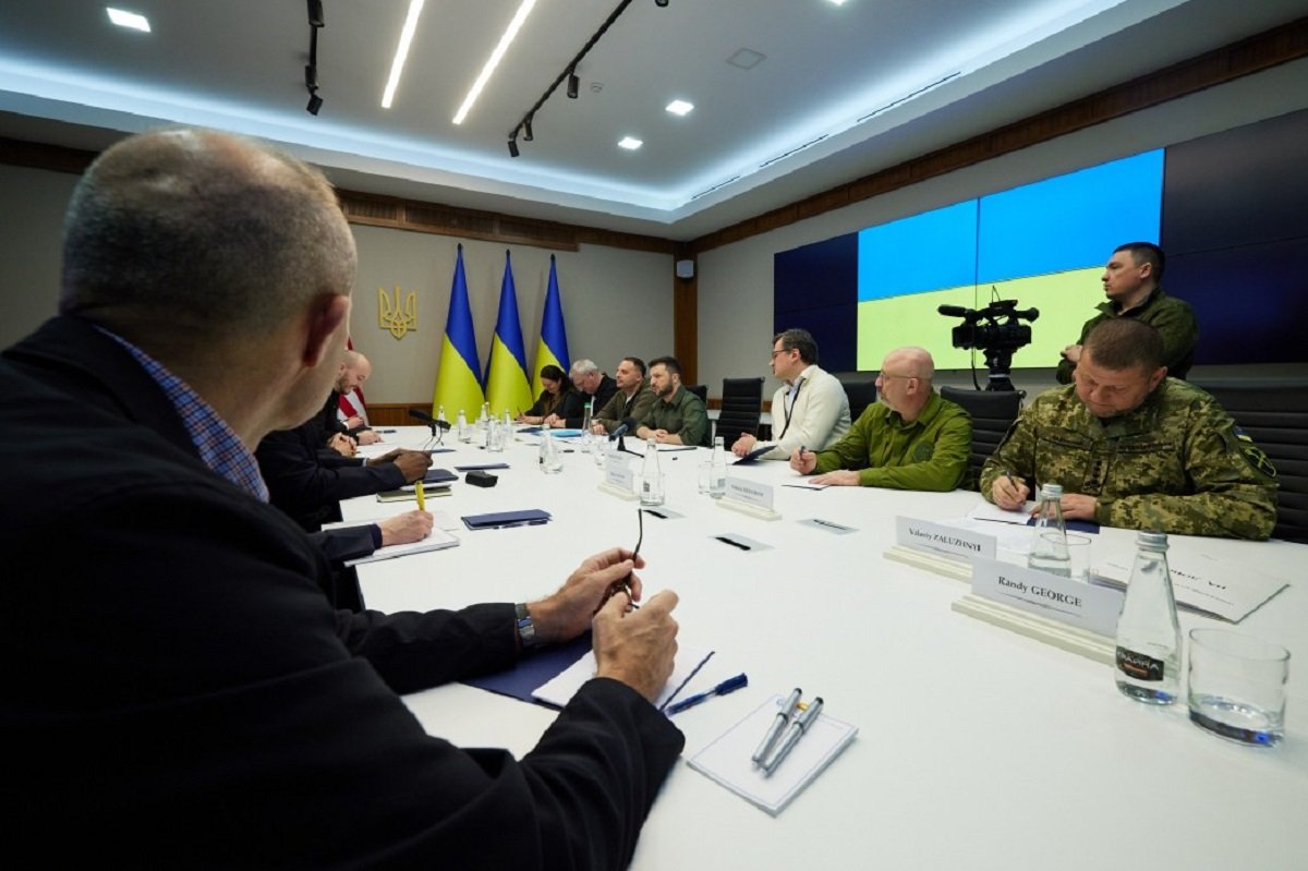Що привезли в Україну держсекретар США Блінкен та голова Пентагону Остін 2
