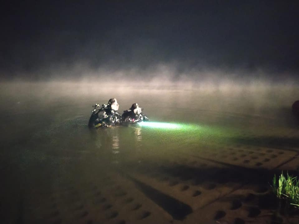 В Польше микроавтобус с украинцами слетел в озеро: погибла девушка 2