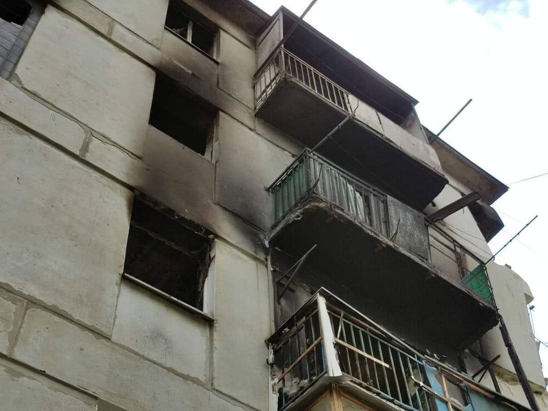 Рашисты за сутки разрушили две школы и 20 домов в Луганской области 2