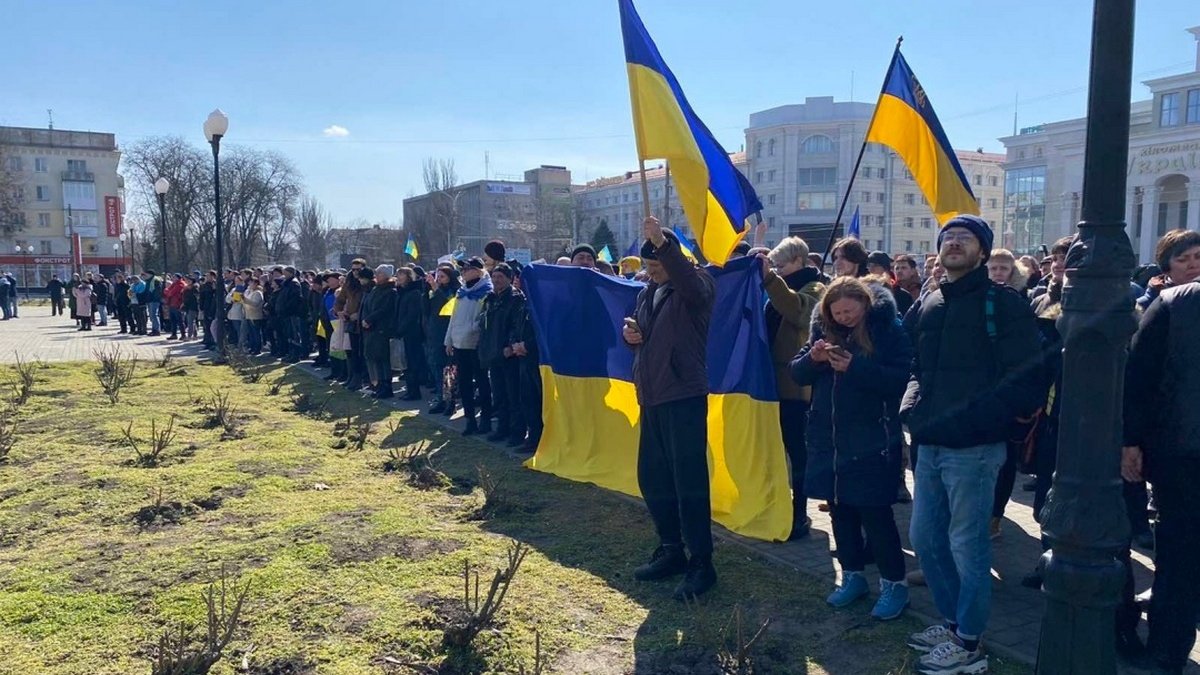 Псевдореферндум, «Безсмертний полк»: як путін «відзначить» 9 травня у Херсоні та Маріуполі 3