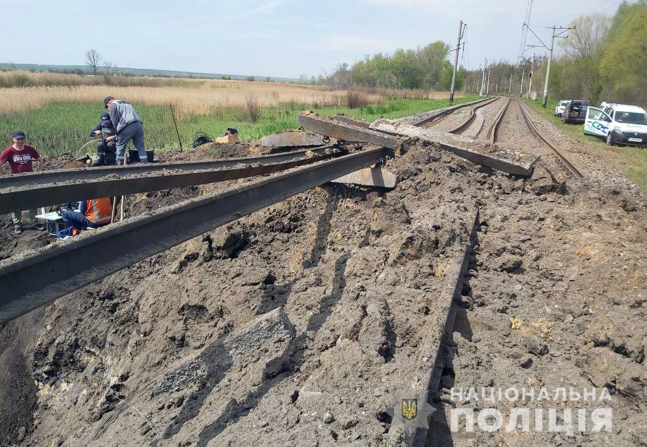 Бойовики за добу обстріляли 12 населених пунктів на Донеччині: є загиблі, серед них – дитина 3
