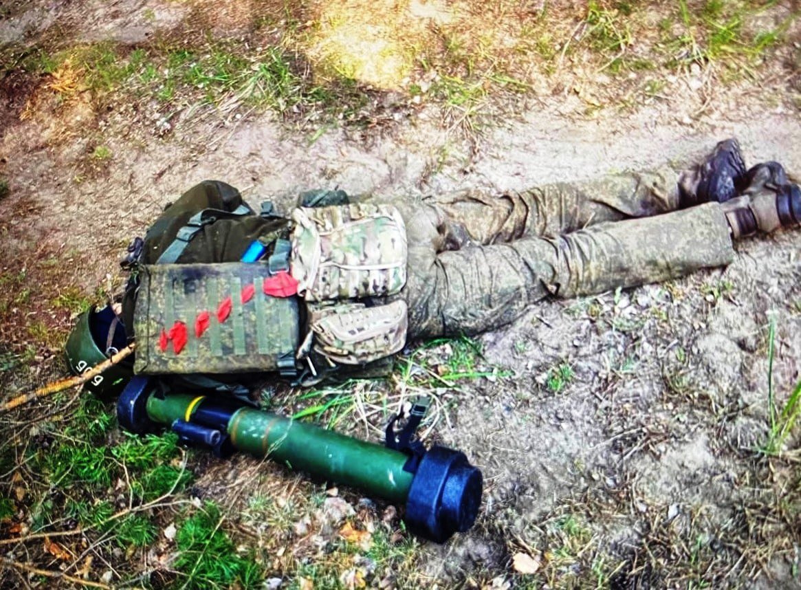 В Николаевской области уничтожены оккупанты, носившие украинские берцы и оружие 1