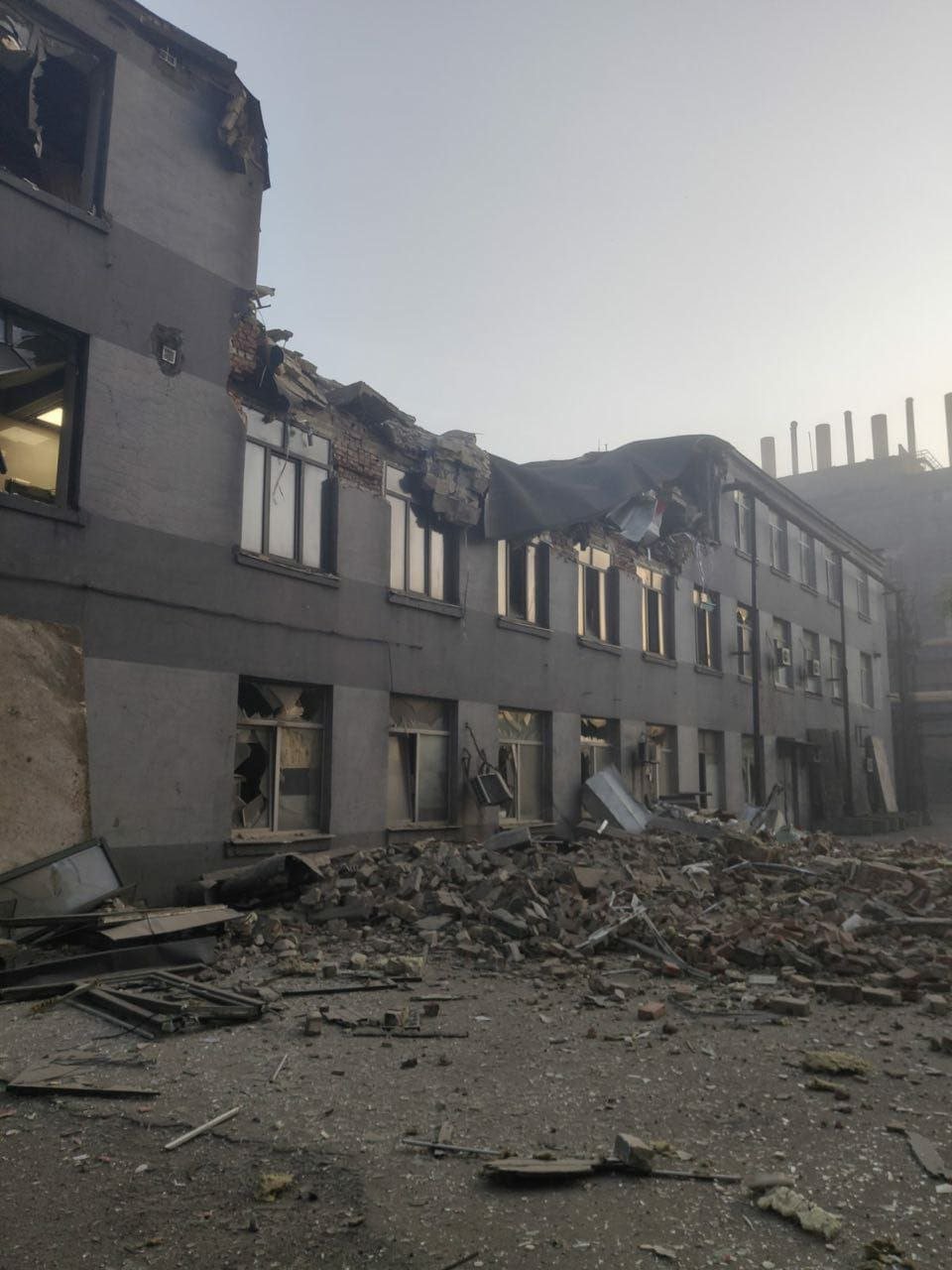 Окупанти обстріляли дві громади та коксохімічний завод у Донецькій області 1