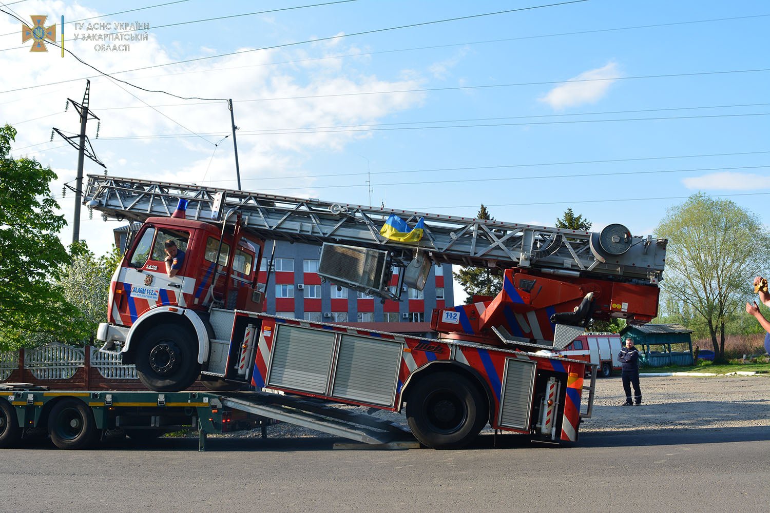 Нидерланды передали Украине 7 пожарных машин 2