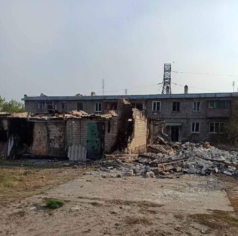 В Луганской области оккупанты разрушили двухэтажный дом, где прятались люди: 11 человек перестали выходить на связь 2