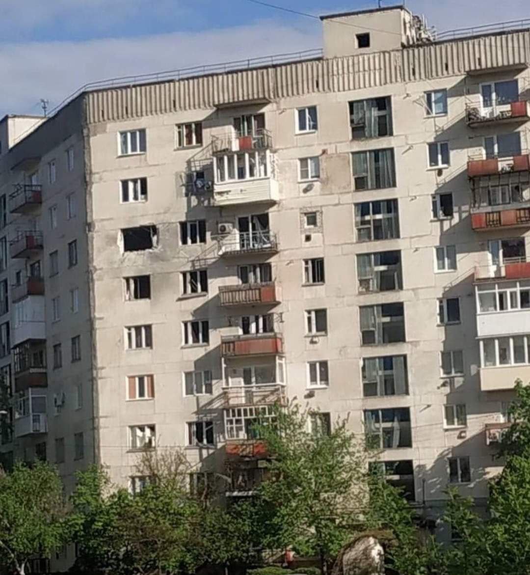 В Луганской области оккупанты разрушили двухэтажный дом, где прятались люди: 11 человек перестали выходить на связь 1
