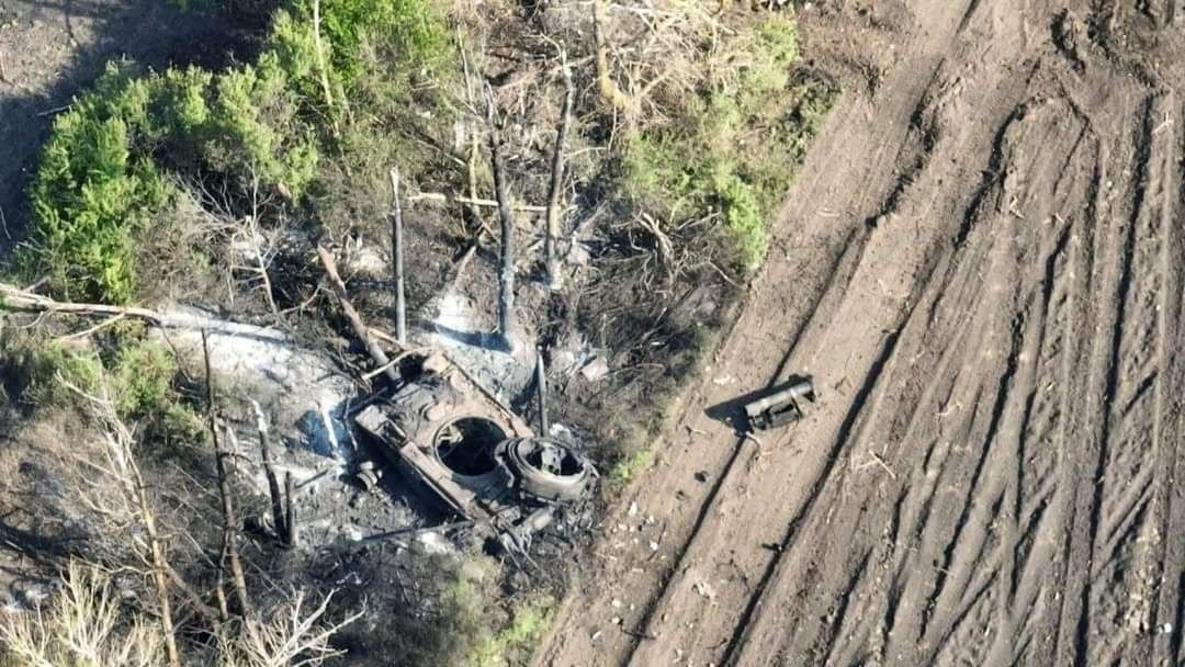 В Луганской области оккупанты разрушили двухэтажный дом, где прятались люди: 11 человек перестали выходить на связь 5