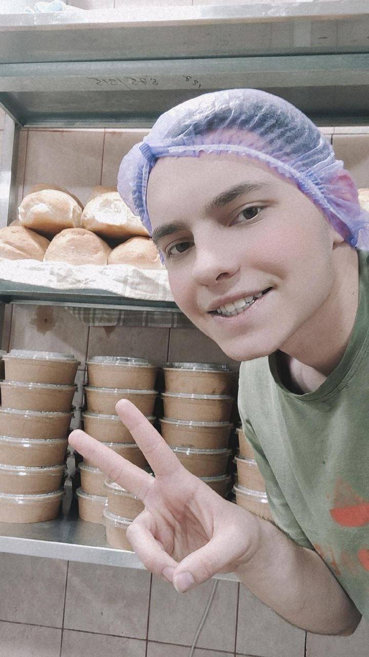 Харьковский волонтёр ежедневно выпекает хлеб для военных и людей с инвалидностью 2