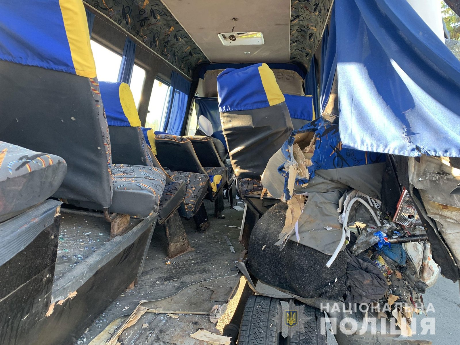 Серйозна аварія з маршруткою у Рівному: четверо постраждалих у лікарні 2