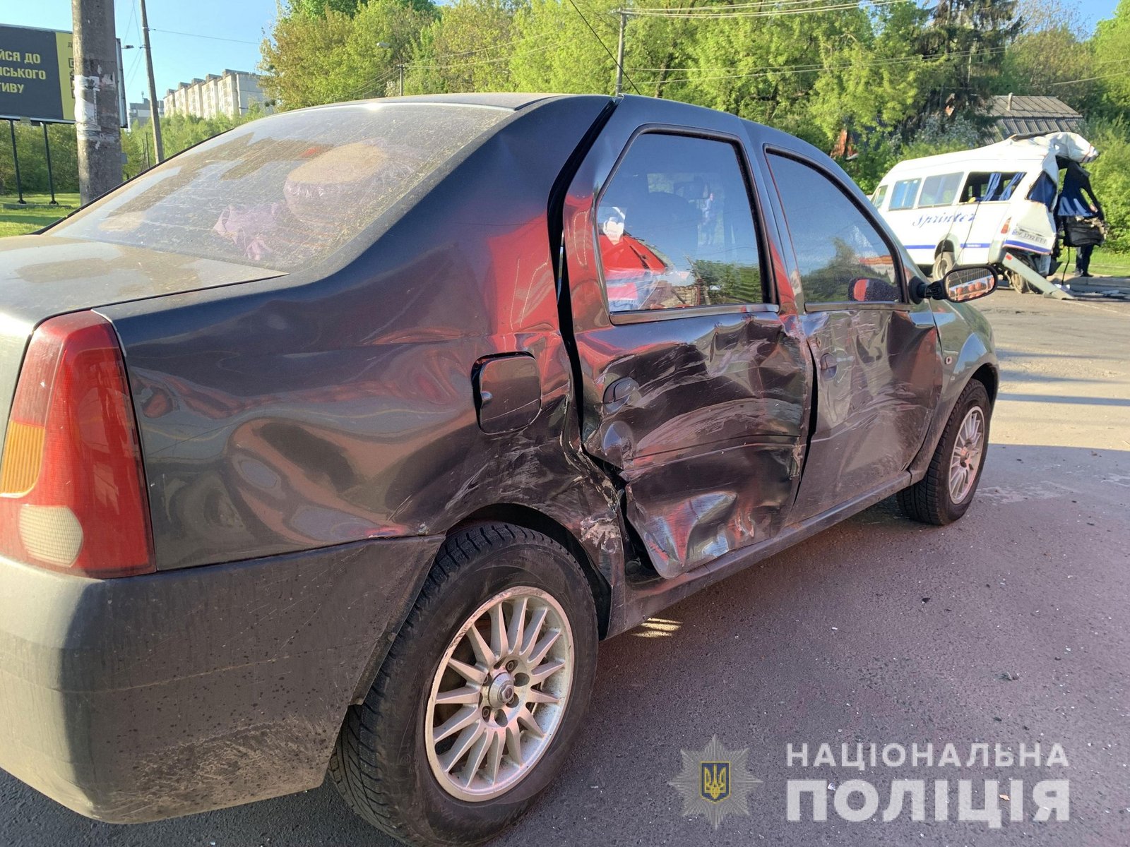 Серйозна аварія з маршруткою у Рівному: четверо постраждалих у лікарні 5