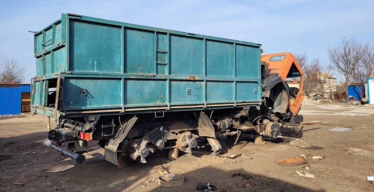 Окупанти знищили в Україні 40 асфальтобетонних заводів і 200 дорожніх баз: фото злочинів 1