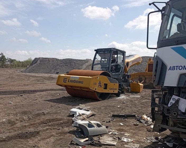 Окупанти знищили в Україні 40 асфальтобетонних заводів і 200 дорожніх баз: фото злочинів 2