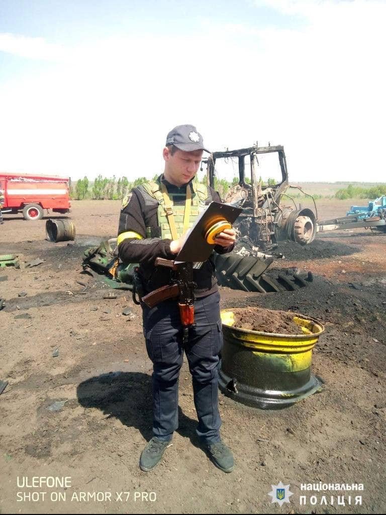 В Харьковской области ракета оккупантов попала в трактор: водитель в больнице 1