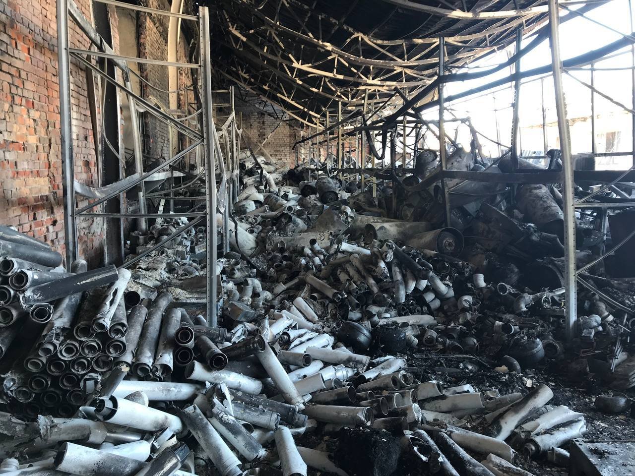 «Вначале в глазах читался страх, но спустя 4 дня массированных обстрелов все привыкли». Будни пожарной части Харькова 1