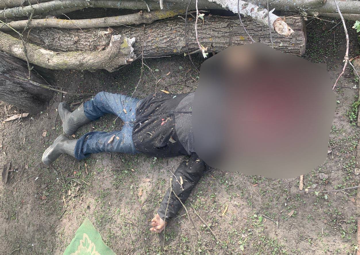 Боевики из артиллерии обстреляли село в Сумской области: погиб мирный житель 2