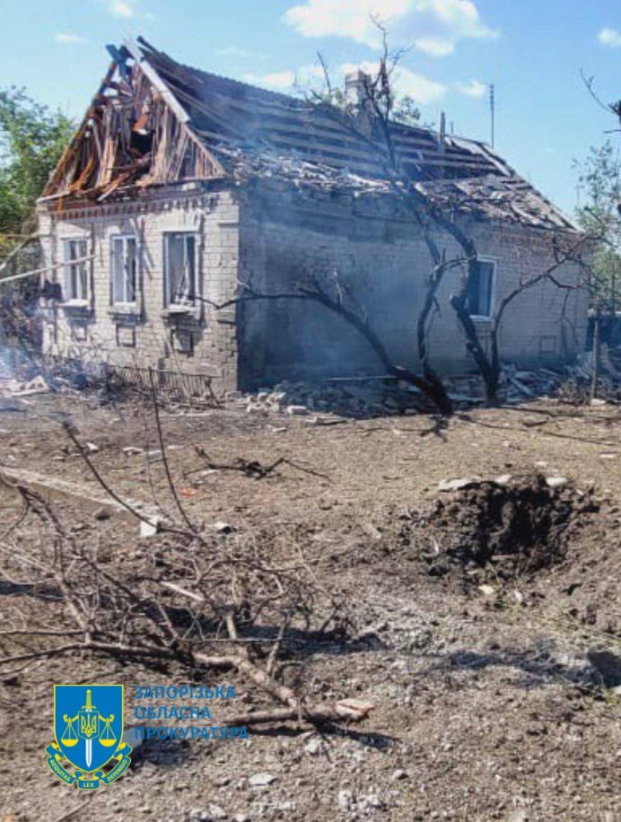 Боевики нанесли ракетные удары по посёлку в Запорожской области: разрушены более 50 домов, погиб мирный житель 1