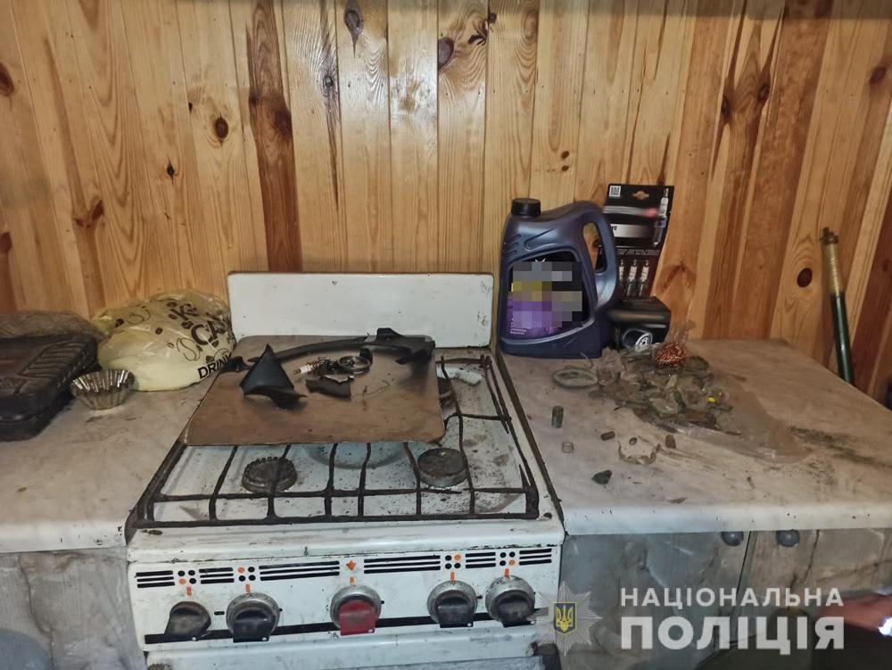 На Житомирщині 15-річний хлопець удома намагався розпилити боєприпас: постраждалий у лікарні 1