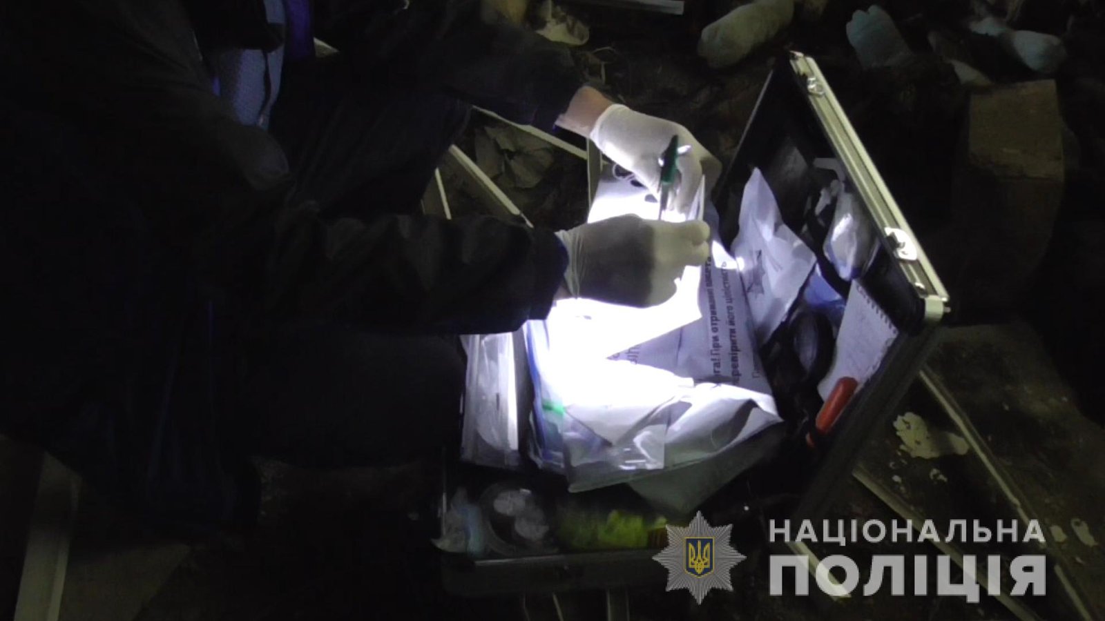В Кременчуге напали на мужчину, затолкали в машину и вывезли на склад, чтобы выбить деньги 2
