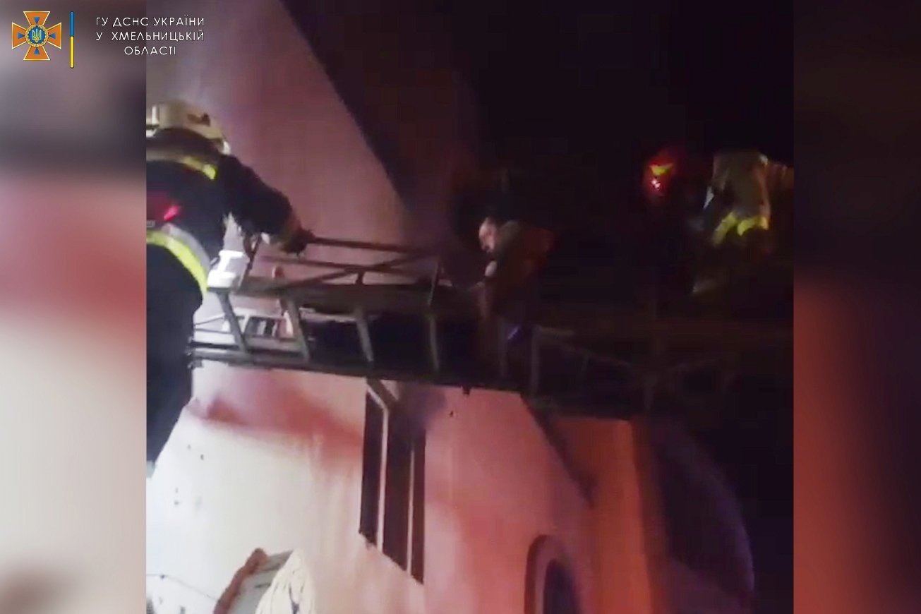 Пожар в гостинице в Хмельницкой области: спасли 14 человек, которые находились в здании 1