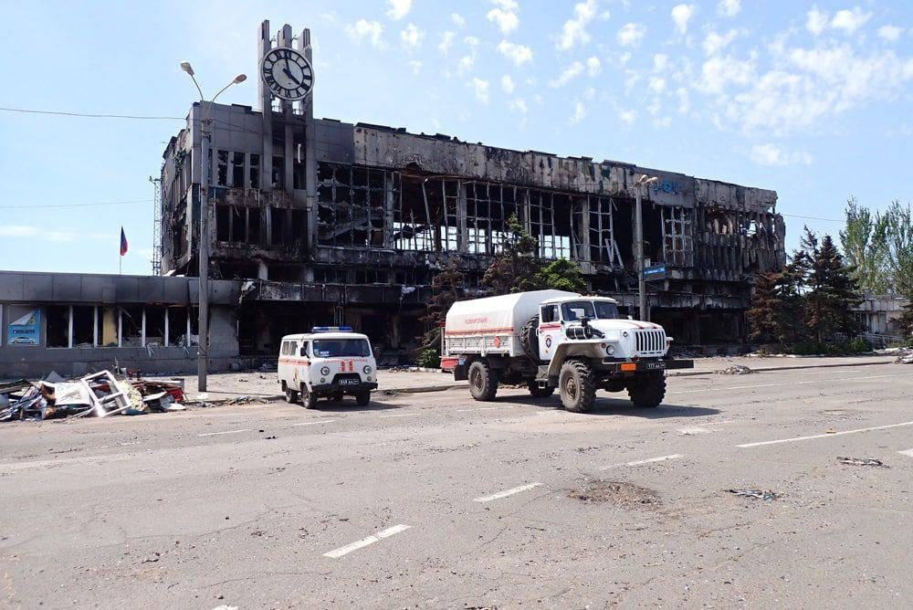 Оккупанты хотят вывезти металл и зерно из порта в Мариуполе 1