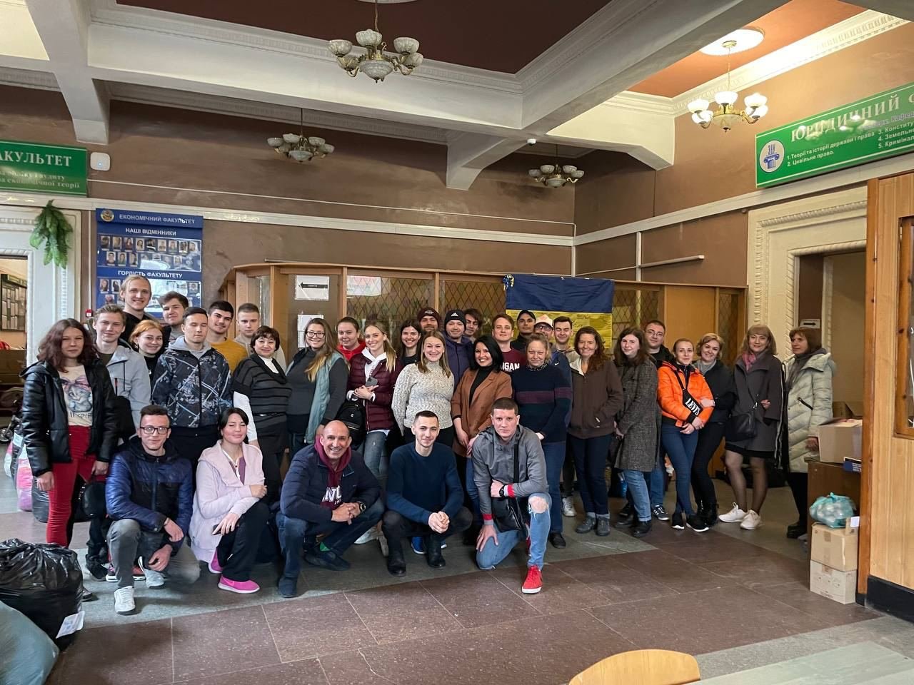 Волонтёрский центр при Запорожском национальном университете оказывает помощь 300 переселенцам в день 2