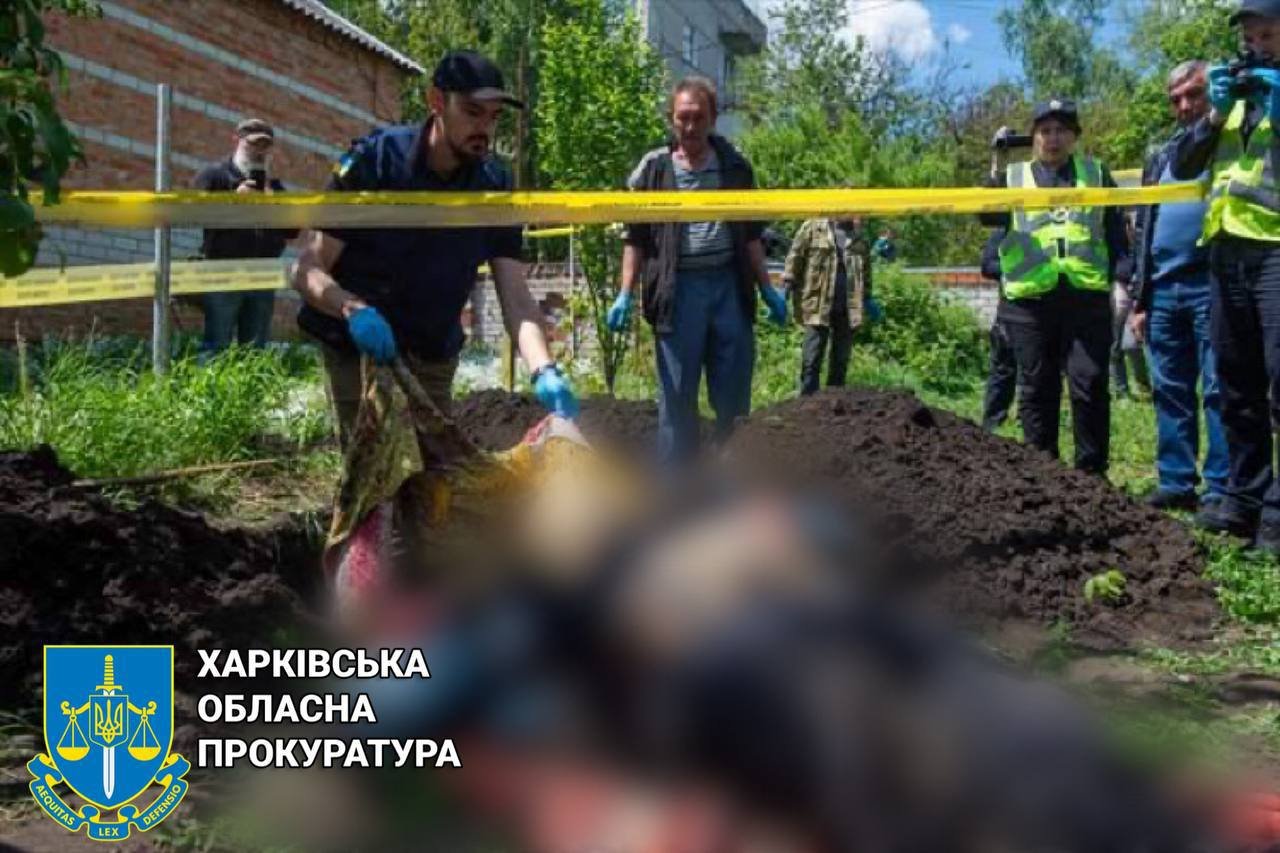 В Харьковской области оккупанты убили мирного жителя во дворе и расстреляли из танка мужчину в авто 2