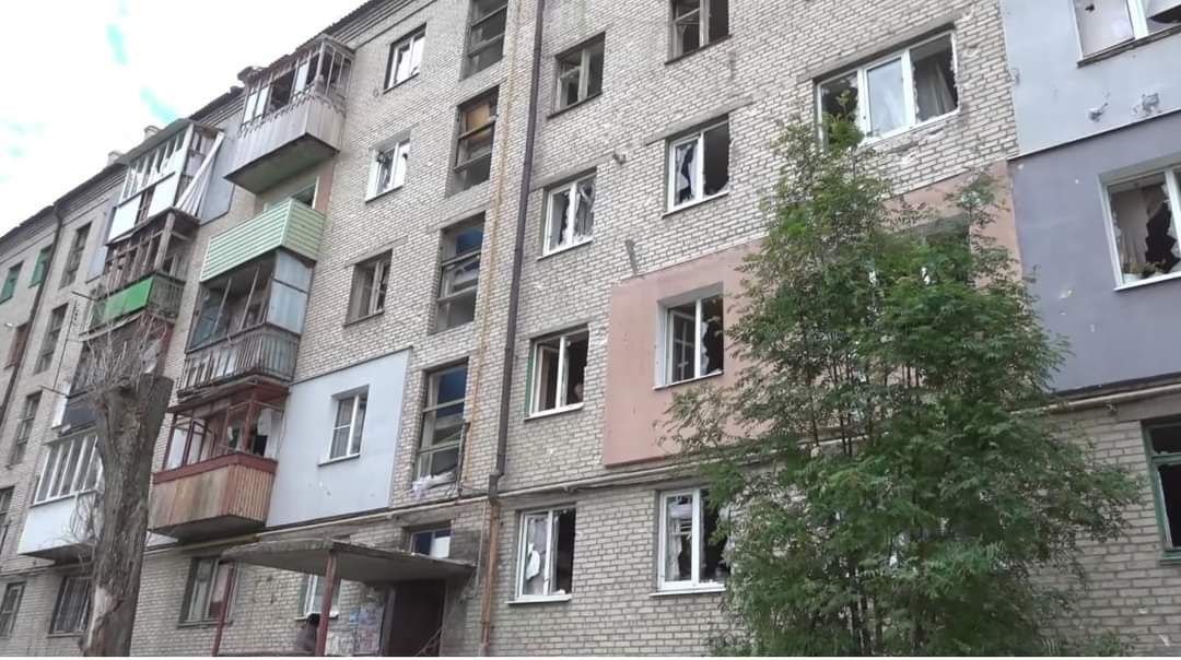 Рашисти обстрілювали Лисичанськ та Сєверодонецьк: багато руйнувань, є загиблі 2