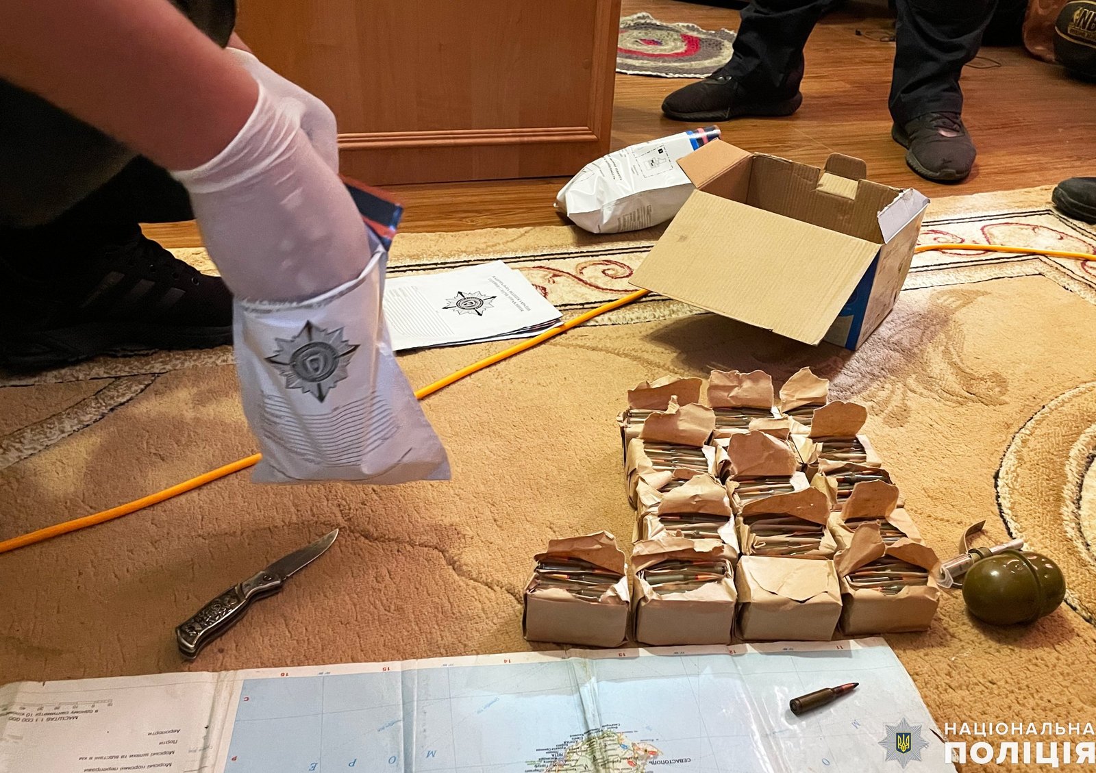 На Миколаївщині чоловік забрав з місця боїв з окупантами автомат, патрони та гранату 1