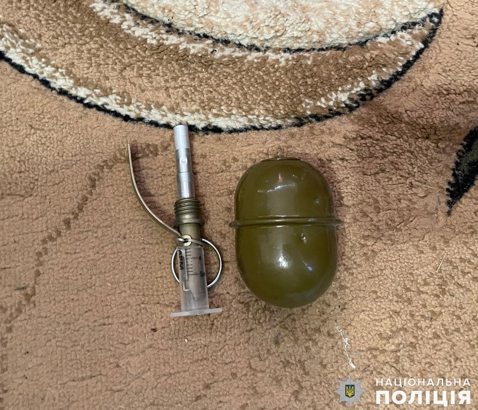 На Миколаївщині чоловік забрав з місця боїв з окупантами автомат, патрони та гранату 2