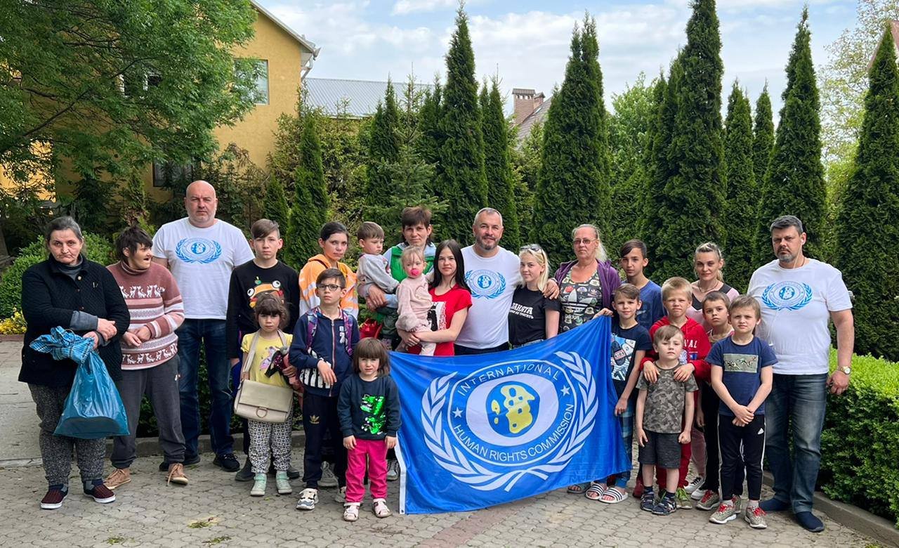 Втік із лікарні, щоб допомагати дітям: харківський волонтер Юрій Гордієнко під час війни евакуював 800 вихованців дитячих будинків 1