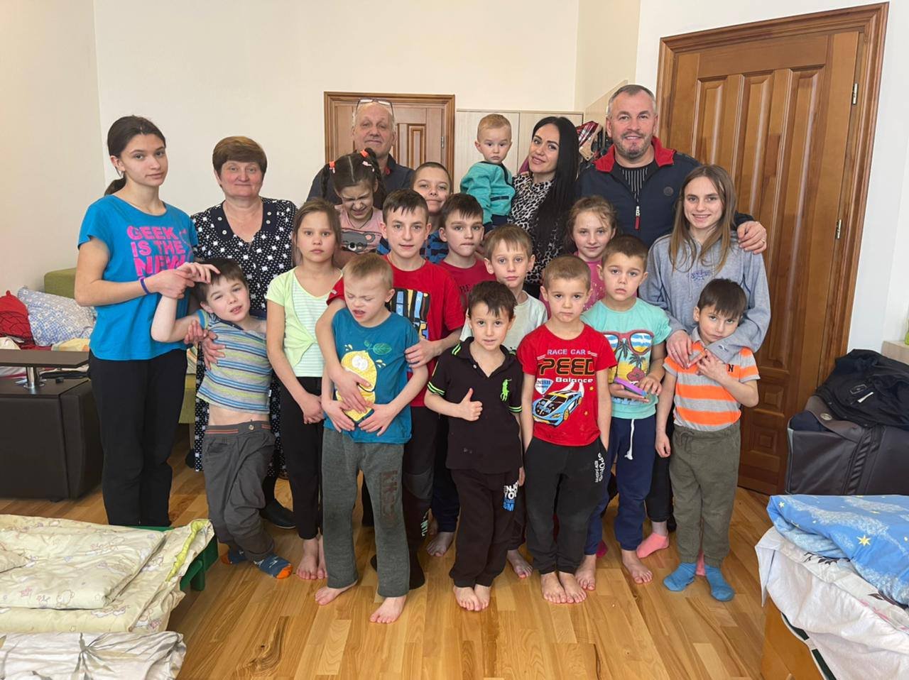 Втік із лікарні, щоб допомагати дітям: харківський волонтер Юрій Гордієнко під час війни евакуював 800 вихованців дитячих будинків 3