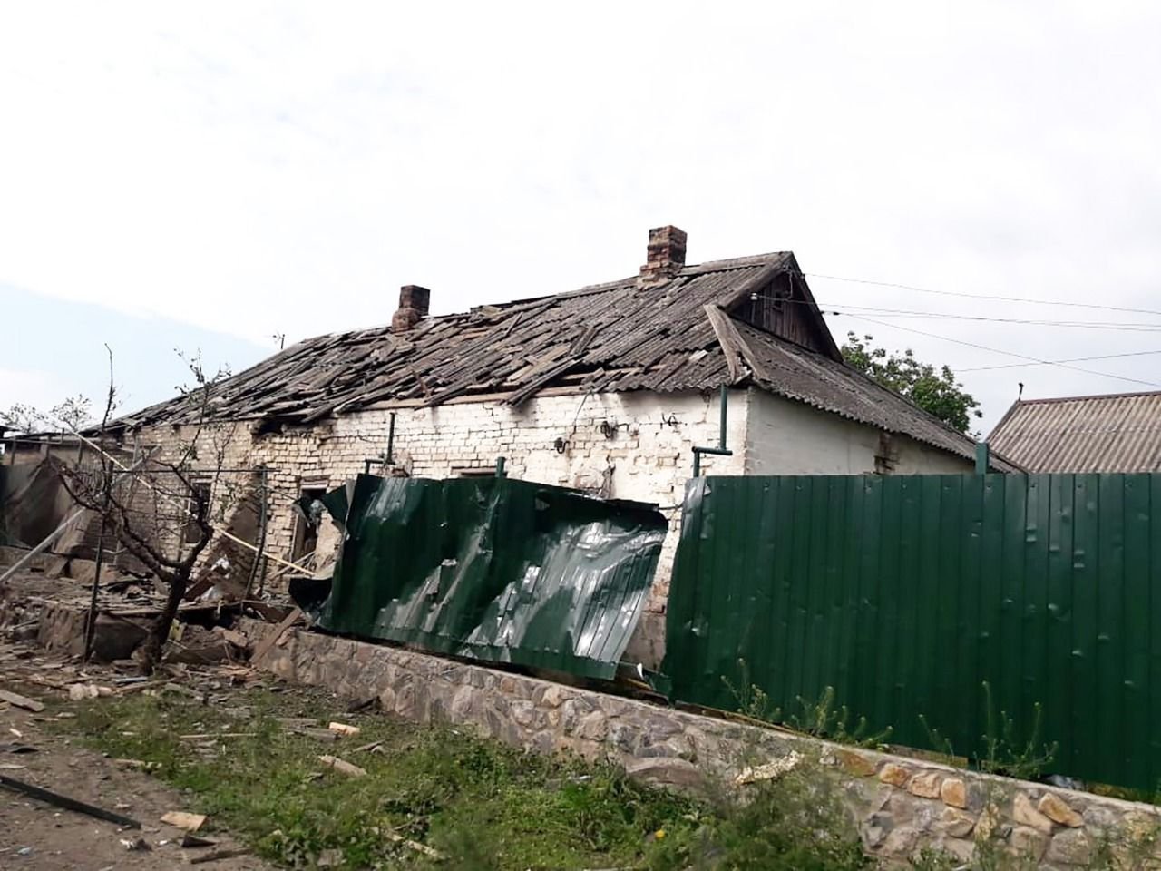 Гуляйполе находится под постоянными обстрелами оккупантов: разрушены дома, магазины и почтовое отделение 1