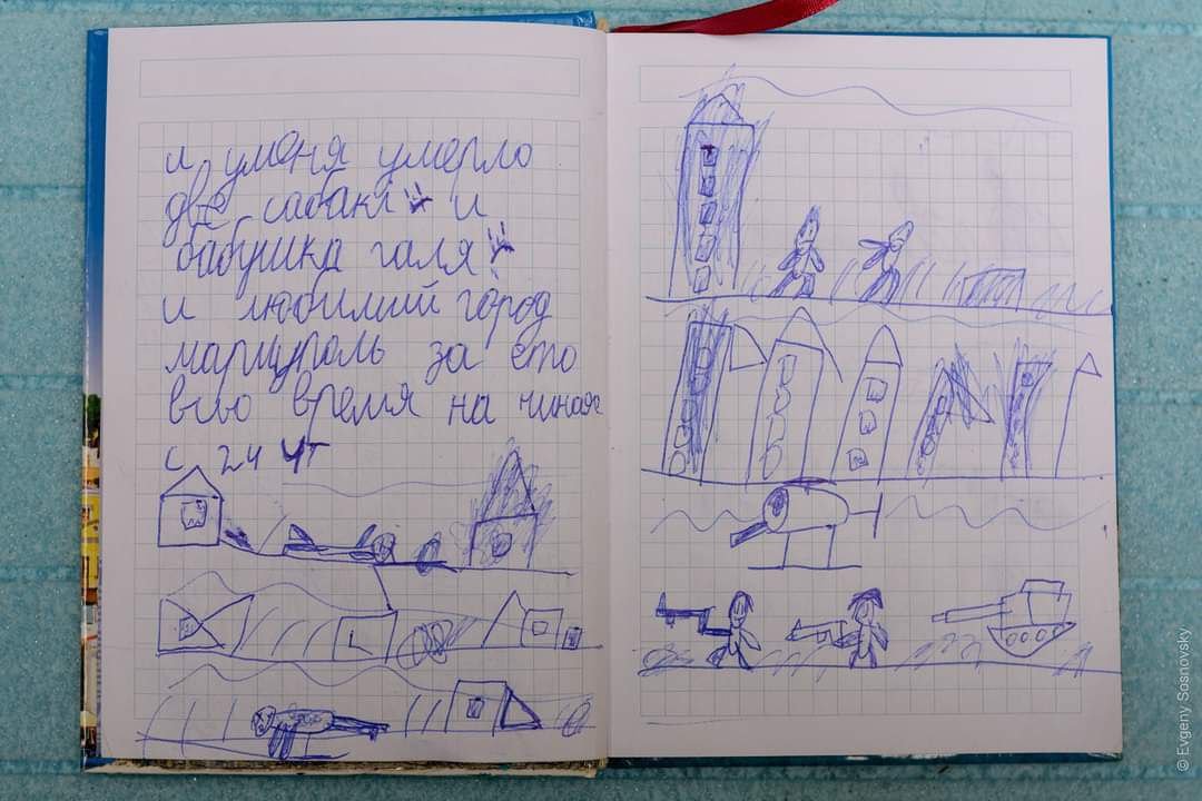 «У меня умерли две собаки, бабушка и любимый город Мариуполь»: 8-летнего мальчика, который вёл дневник под обстрелами, удалось вывезти из города 6