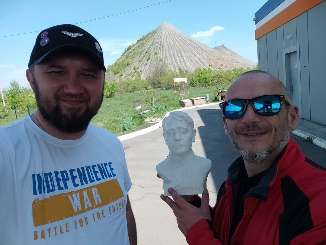 Допомагав людям, вивозив цінності, евакуювався велосипедом під обстрілами. Історія Арифа Багірова з Сєвєродонецька 3