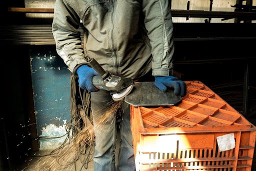 «Кожен п'ятий боєць захищає Запорізьку область у нашому бронежилеті». Як працює волонтерський центр «Паляниця» 4