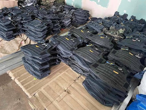 «Кожен п'ятий боєць захищає Запорізьку область у нашому бронежилеті». Як працює волонтерський центр «Паляниця» 6