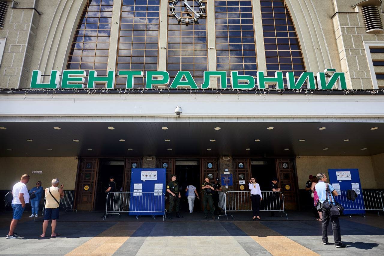 На Центральному залізничному вокзалі Києва запрацювала система контролю: навіщо це потрібно 1