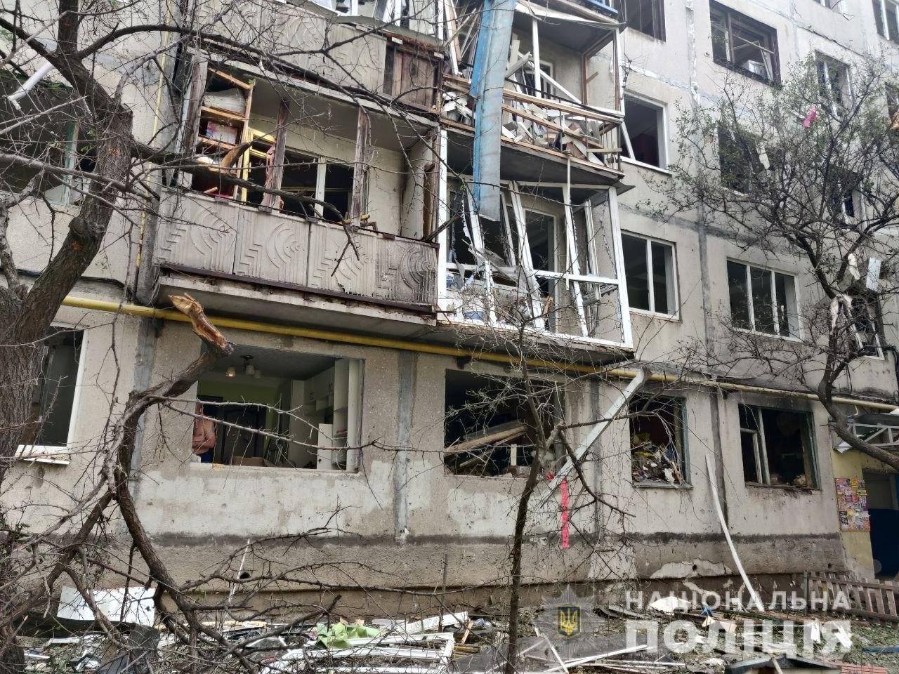 Загиблі цивільні та десятки мирних об’єктів під ударом: росіяни вдарили по Донеччині надзвуковими ракетами, танками та артилерією 1