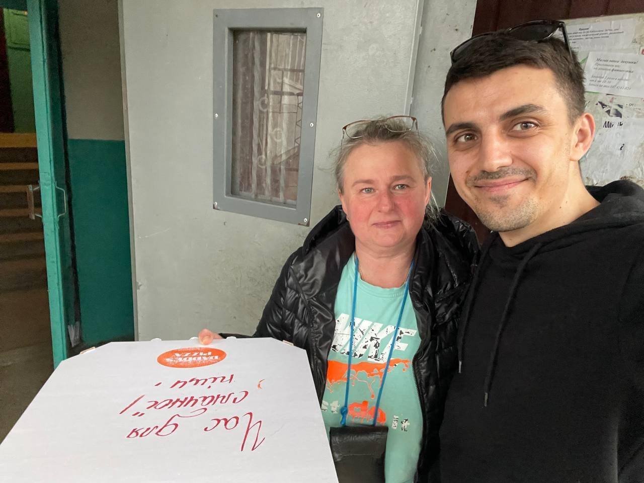 «На війні ми всі стали фаталістами": як харківський журналіст став волонтером і годує піцою військових 6