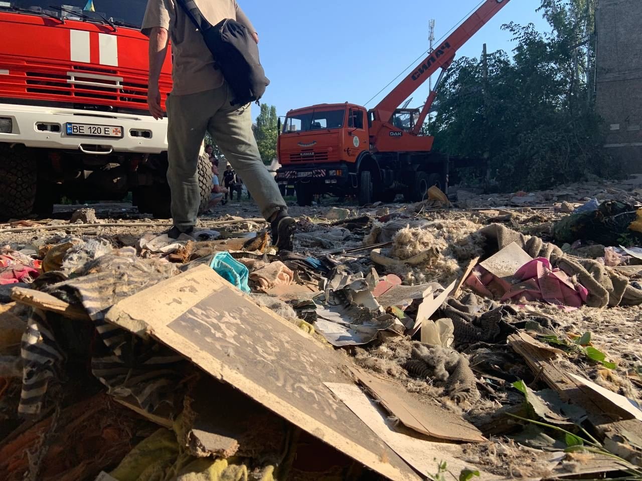 Ракетний удар по Миколаєву: росіяни влучили в багатоповерхівку. Без жертв не обійшлося 1