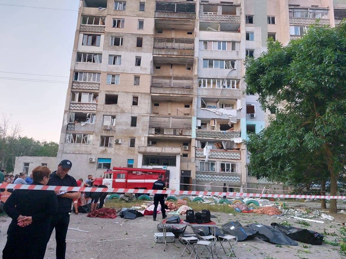 В Одеській області ракети окупантів влучили у дев'ятиповерхівку та бази відпочинку: є загиблі та поранені 5